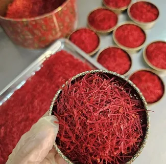 تصویر 1 از زعفران دستچین اصل تازه و خالص با رنگ‌ دهی بالا